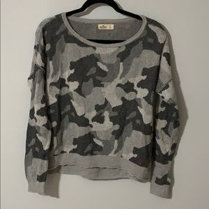 HOLLISTER camo sweater!!
